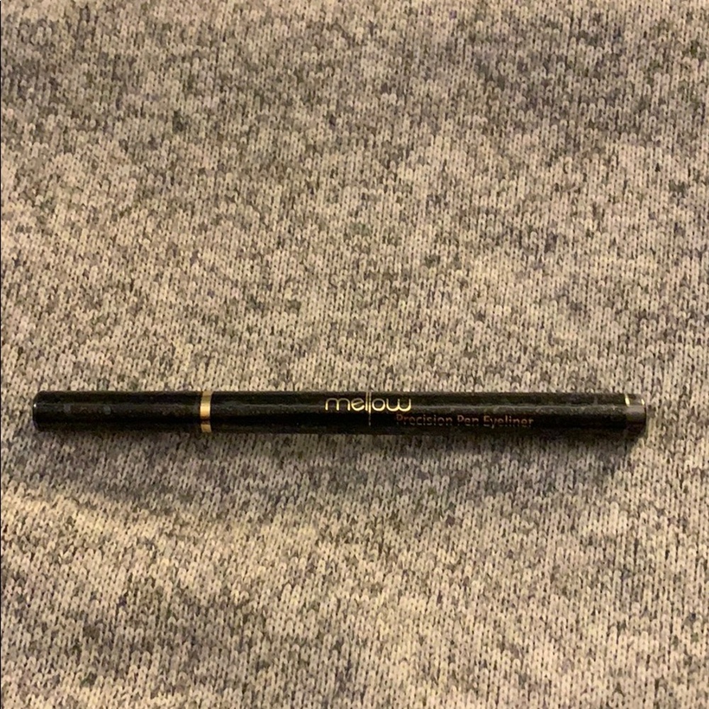 Mellow Precision Pen Liner